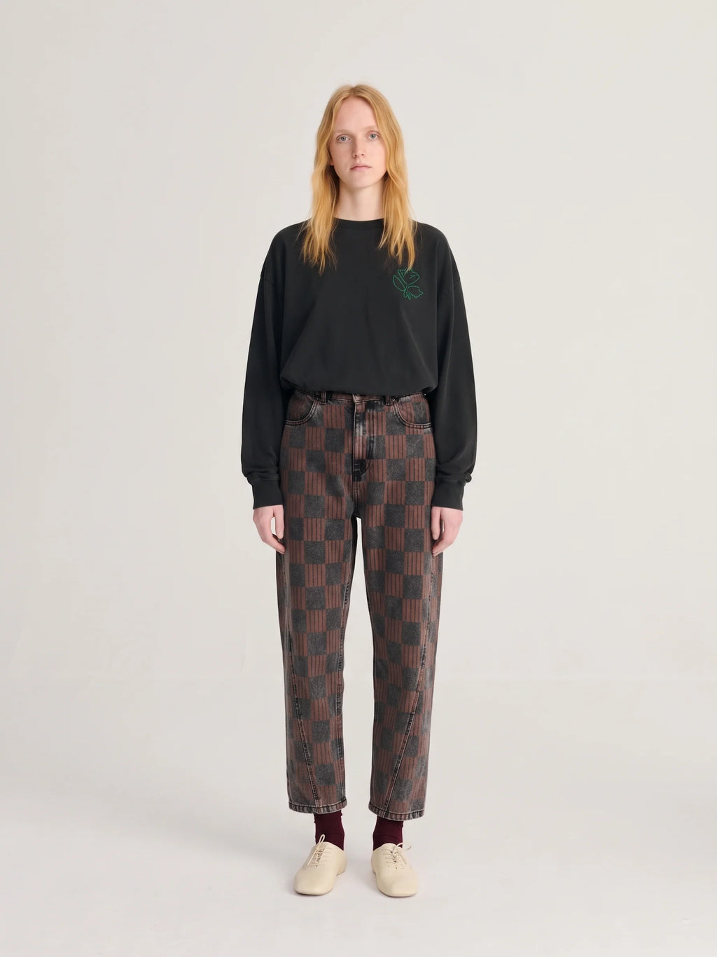 Bobo Choses Vaqueros mom fit Almost Moiré gris oscuro y marrón
